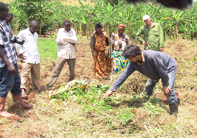 Warren Brush and Danniel Parra Hensel from Quail Springs Permaculture conduct a permaculture class in Uganda